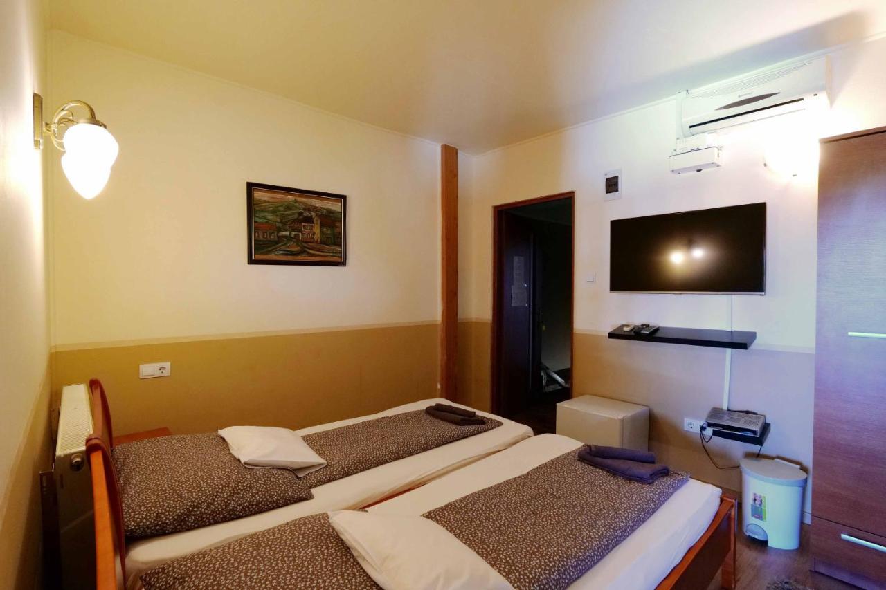 Nyilas Fogado Hotel Nyiregyhaza Luaran gambar