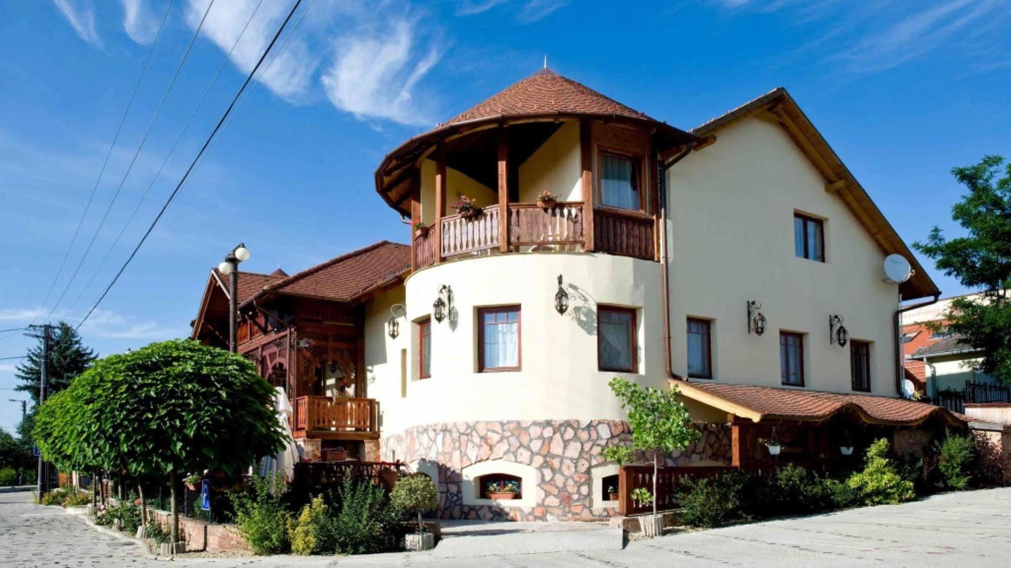Nyilas Fogado Hotel Nyiregyhaza Luaran gambar